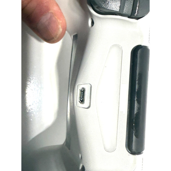Wireless Gaming Controller – Rechargeable – White/Gray - Picture 2 of 4